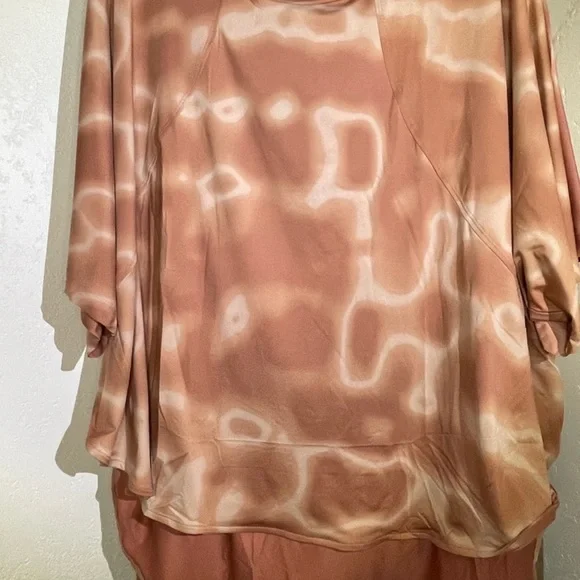 NWT ADIDAS 11 HONORE  TRAINING TEE BLUSH COLOR GLAM PRINT  (PLUS SIZE) SIZE 2X - Picture 2 of 8